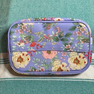 Yumi Kim Train case